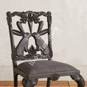 Chaise de salle à manger de luxe en bois massif, sculptée à la main, avec motif lapin orné, assise rembourrée noir mat - Product Image 2