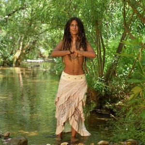 Falda Boho de Encaje Asimétrica con Volantes de Algodón, Falda Maxi con Silueta Fluida y Estilo Romántico Bohemio - Product Image 1