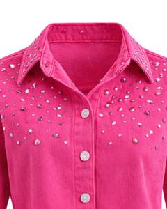 Chaqueta Vaquera Corta Rosa Personalizada para Mujer con Adornos de Pedrería y Botones, Manga Larga, Estilo Casual y a la Moda - Product Image 3