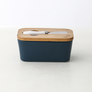 Élégante coupelle à beurre avec couvercle en bambou sécurisé pour le stockage du beurre frais et les cuisines élégantes à domicile - Product Image 5