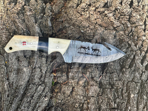 Cuchillo de caza OEM Wirecut de acero de Damasco, tipo Skinner, con mango de hueso, hoja fija, para camping, actividades al aire libre y EDC, con funda de cuero. - Product Image 4