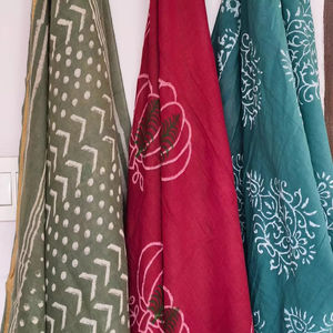 Foulard carré ethnique floral en coton fait main, imprimé au bloc, ensemble cravate et tour de cou, doux pour la peau, cadeau d'été, Saint-Valentin - Product Image 1