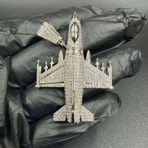 Colgante de Lujo de Plata 925 con Baño de Rodio, Diseño de Avión de Combate con Microincrustaciones de Cristales de Imitación, Amuleto Temático, Regalo Unisex - Product Image 1