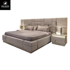 Villa Modernes Neues Design Bett mit Breitem Kopfteil Schlafzimmermöbel Luxuriöses Gepolstertes Stoffbett in Übergröße - Product Image 6