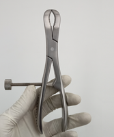 Pinces orthopédiques de maintien osseux à fixation manuelle par filetage, 170 mm / 17 cm, à mâchoires courbées et dentées, en acier inoxydable
