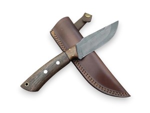 Couteau de Bushcraft artisanal en acier à haute teneur en carbone avec manche en bois de noyer et étui en cuir, vente en gros OEM, couteau à lame fixe - Product Image 1