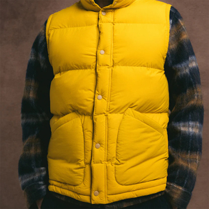 Chaleco Acolchado Amarillo de la Mejor Calidad con Cuello Alto, Cierre de Botones, Informal, de Invierno, Largo Regular, Color Sólido, Impermeable - Product Image 4