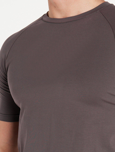 T-shirt personnalisé vintage 100 % coton épais uni style streetwear à manches courtes – Vêtement d'entraînement en gros - Product Image 4