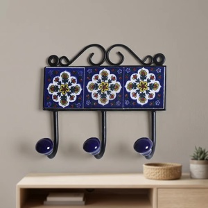 Porte-manteau mural multifonction en fonte avec 3 crochets, motif floral bleu, style vintage, fait main - Product Image 3