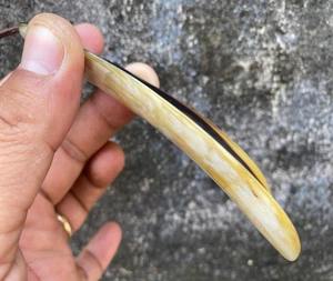Calzador de cuerno largo hecho a mano con acabado suave, herramienta premium para el cuidado del calzado de madiha art crafts - Product Image 5