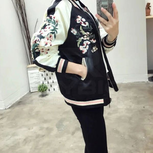 Chaqueta Varsity Bordada para Mujer, Diseño Personalizado de Primera Calidad, Suministro Directo de Fábrica, con Estilo Casual y Moderno - Product Image 5