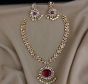 Conjunto de collar de circonita cúbica de calidad premium para mujer, estilo minimalista, collar tradicional indio con hermosos aretes para todas las ocasiones. - Product Image 4