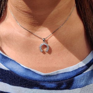Pendentif Fer à Cheval Antique en Argent Sterling 925 avec Moissanite Taille Brillant 0,66 TCW, Collier Tendance pour Fiançailles et Usage Quotidien, Idéal Cadeau - Product Image 2
