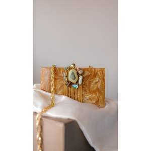 Pochette de soirée de luxe pour femmes, accessoires de mode en résine et cristal pour les soirées - Product Image 3