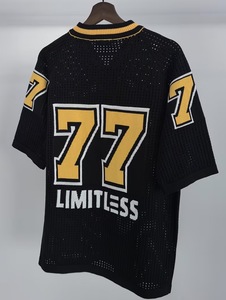 Camiseta Deportiva de Fútbol Americano Negra y Dorada, Tejida, Cuello en V, Sin Mangas, Uniforme de Equipo Personalizado, Ecológica, de Secado Rápido y Transpirable, de Poliéster - Product Image 3