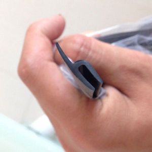 Guarnizione in gomma EPDM da 1,7 m/5,5 piedi per finestrini anteriori auto e portiere, con saldatura inclusa - Product Image 4