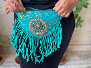 Bolsos de cadera de cuero de piel metálica de piel de vaca cosidos a mano, cinturones multicolores con bolsillos en la cadera, cinturón de bolsillo con flecos, cinturones con flecos de pelo de vaca - Product Image 3