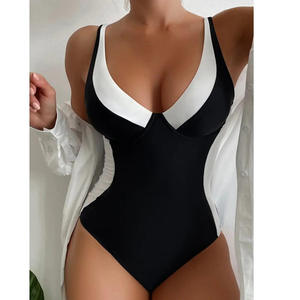 Maillots de bain personnalisés pour femmes : Maillots une pièce, bikinis, tenues de plage et maillots une pièce grande taille - Product Image 4