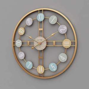 Reloj de Pared Metálico Moderno de Alta Gama para Decoración de Sala de Estar, Reloj de Pared Decorativo para Hogar, Dormitorio u Oficina a un Precio Accesible - Product Image 1