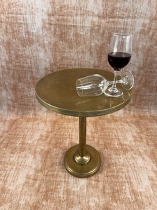 Table de bar ronde de style vintage, plateau lisse, base sur pied solide, design peu encombrant, construction durable, idéale pour les espaces de vie élégants - Product Image 3