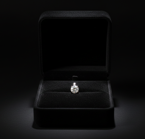 Pendentif délicat en or 14 carats, bijou raffiné orné de diamants ronds de laboratoire de 1,00 carat au total - Product Image 3