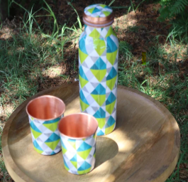 Juego de Botellas de Agua de Cobre con Diseño Geométrico de Triángulos en Mosaico, Recubrimiento de Esmalte Verde y Azul, con 2 Vasos sin Juntas - Product Image 3
