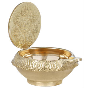 Escultura India hecha a mano pequeña de latón Ashtalakshmi Diya lámpara para regalar - Product Image 2