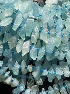 Perles de pierre d'aigue-marine naturelle brute, forme libre, bleu magnifique, pierre précieuse super claire, perles de haute qualité - Product Image 6