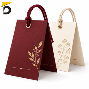 Etiquetas colgantes personalizadas premium con papel duradero, impresión nítida y diseño elegante para ropa, prendas de vestir y embalaje minorista. - Product Image 5