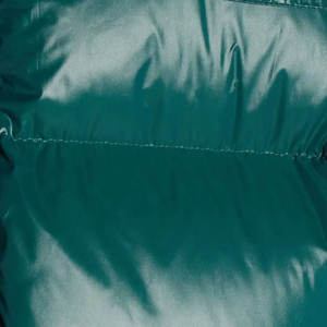 Chaqueta Larga Acolchada Cómoda con Exterior Resistente al Viento y Relleno Térmico Ligero para Invierno - Product Image 6