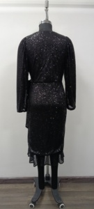 Elegante Vestido Midi Negro con Lentejuelas, Cuello en V, Manga Tres Cuartos, Dobladillo Asimétrico, para Fiesta - Product Image 2