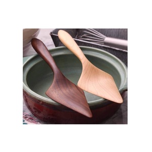 Ensemble de spatules classiques en bois d'olivier, ustensiles de cuisine naturels pour frire, remuer, mélanger et servir - Product Image 4