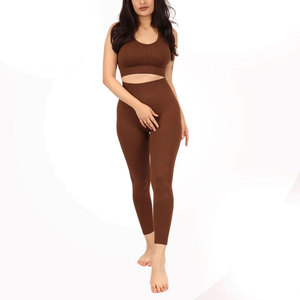 Ensemble de yoga pour femmes sur mesure de qualité supérieure, motif uni, taille élastique, logo avant, 2 pièces, respirant, en Spandex/Polyester, très résistant - Product Image 1