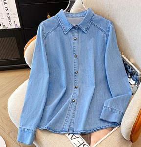 เสื้อเชิ้ตยีนส์แขนยาวสำหรับผู้หญิง ทรงหลวม ปกคอพับ สีพื้น แขนยาวเต็มตัว - Product Image 6