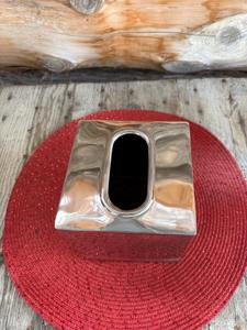 Porte-boîte à mouchoirs minimaliste en argent pour une utilisation quotidienne sur la table, le comptoir, au bureau, dans la salle de bain et dans le salon, fabriqué à la main en Inde - Product Image 4