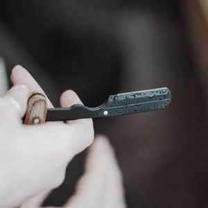 Rasoio a Mano Libera The Buccaneer in Legno Marrone - Product Image 2