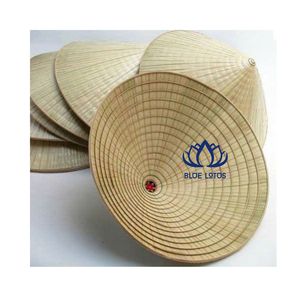Chapeau vietnamien unique en calebasse sculptée, disponible |   Produit vietnamien écologique pour cadeau culturel et accessoire photo - Product Image 1