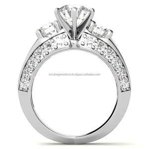 Anillo de compromiso chapado en oro de diamante de corte redondo de calidad superior Para Boda y regalo disponible a precio de India - Product Image 6