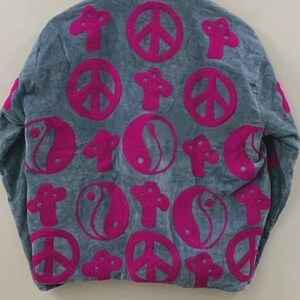 Top Product Wholesale Suzani Embroidered Velvet Jacket Women Short Winter <b>Coat</b> Button Bohemian Bomber Jacket Factory Price - Product Image 3