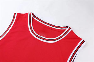 Conjunto de camiseta y pantalones cortos de uniforme de baloncesto más vendido en 2026, ropa deportiva atlética transpirable que absorbe la humedad y precios razonables - Product Image 3