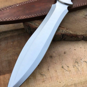 Couteau de chasse artisanal en acier D2 avec manche en os de chameau bleu teinté, lame fixe polie et étui en cuir marron - Product Image 5