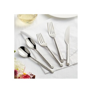 Cubiertos de acero inoxidable de lujo, diseñados para ofrecer beneficios diarios en la mesa, con calidad y utilidad duraderas. - Product Image 5