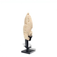 Sculpture de flamme en calcite sur mesure (12,5-15 cm) avec support en fer, décoration de table et accessoire, façade bombée et dos plat