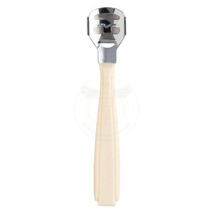 Outil de pédicure en acier inoxydable à long manche pour soins des pieds, coupe-callosités, coupe-écailles, éliminateur de peaux dures - Product Image 2
