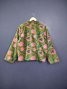 เสื้อแจ็คเก็ตกำมะหยี่พิมพ์ลายดอกไม้ คอจีน แขนยาว ทรงหลวม สไตล์ลำลองสำหรับฤดูใบไม้ผลิ ลายสีเขียวชมพู ดีไซน์ผ้าทอ - Product Image 4