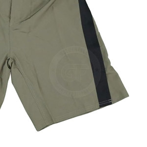 Shorts d'entraînement MMA pour hommes, légers et conçus pour la pratique du fitness et les activités sportives. - Product Image 4