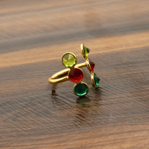Anillo Chapado en Oro de 18k con Piedras Preciosas de Granate, Peridoto y Cuarzo Esmeralda - Product Image 5