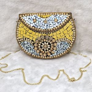 Sac de soirée carré professionnel brodé en fer et résine avec chaîne pour femmes, idéal pour les mariages – Meilleur prix, haute qualité - Product Image 3