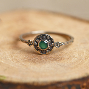 แหวนเงินแท้ 925 ประดับพลอยออนิกซ์สีเขียวทรงวินเทจสำหรับผู้หญิง ของขวัญเครื่องประดับงานปาร์ตี้ ทำด้วยมือ - Product Image 1