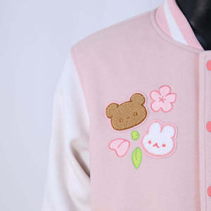 เสื้อแจ็คเก็ตวาร์ซิตี้แฟชั่นสไตล์เลตเตอร์แมน คุณภาพสูง สตรีทแวร์สำหรับผู้ชายและผู้หญิง คุณภาพส่งออก - Product Image 5